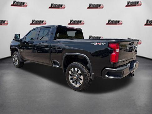Used 2021 Chevrolet Silverado 2500 Custom w/ Custom Convenience Package AWD/4WD image 8