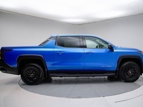 New 2025 Chevrolet Silverado EV LT image 8