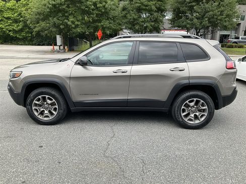 Used 2021 Jeep Cherokee Trailhawk w/ Premium Leather Package AWD/4WD image 8