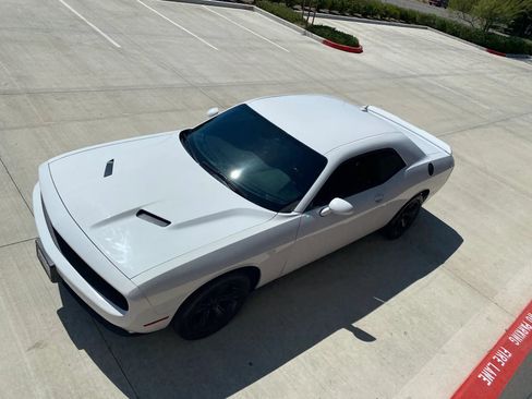 Used 2020 Dodge Challenger SXT RWD image 16