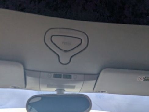 Used 2008 Volkswagen Beetle SE image 11