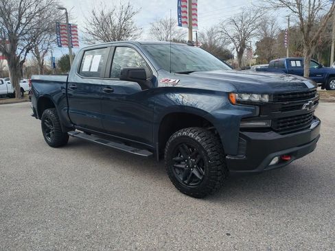Used 2020 Chevrolet Silverado 1500 LT Trail Boss image 3