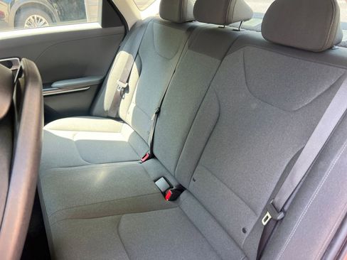 Used 2025 Kia K4 LXS FWD image 33