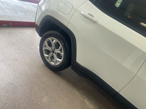 New 2026 Jeep Compass Latitude image 17