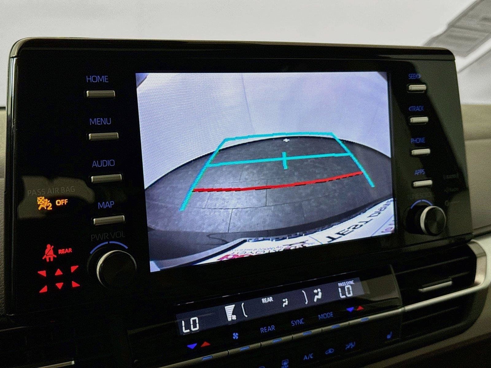 Certified 2024 Toyota Sienna XLE FWD image 25