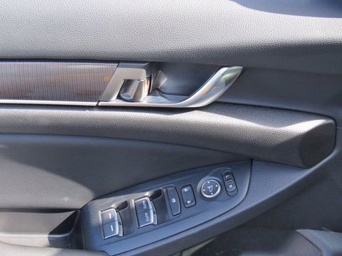 Used 2022 Honda Accord Sport Special Edition image 19