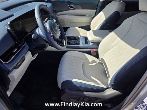 New 2026 Kia Carnival SX image 9