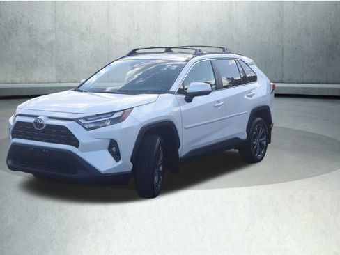 Used 2025 Toyota RAV4 XLE Premium w/ Weather Package AWD/4WD image 21