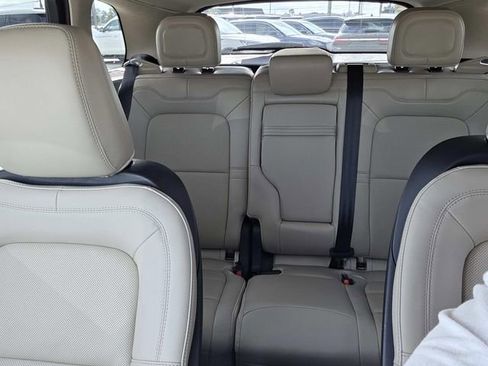 Used 2025 Lincoln Corsair Reserve w/ Jet Appearance Package image 16