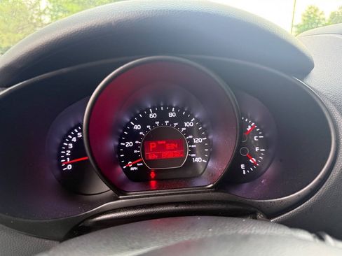 Used 2016 Kia Soul FWD image 13