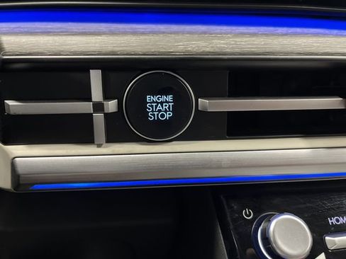 Used 2024 Hyundai Santa Fe Limited image 25