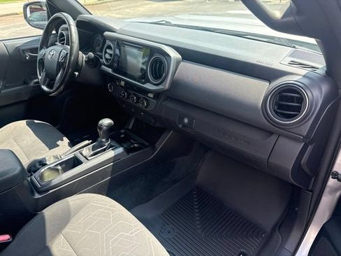 Used 2016 Toyota Tacoma TRD Sport w/ Towing Package RWD image 13