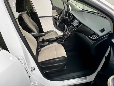 Used 2020 Buick Encore Preferred image 26