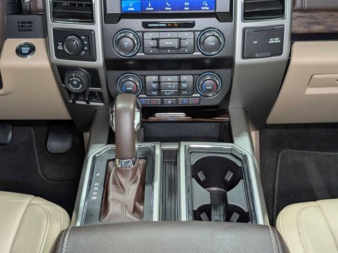 Used 2019 Ford F150 Lariat w/ Equipment Group 501A Mid AWD/4WD image 19