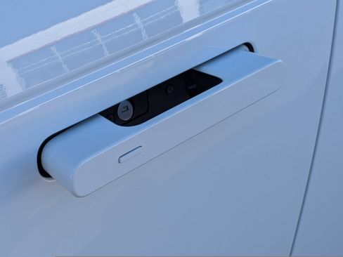 Used 2024 Land Rover Range Rover Sport SE image 10