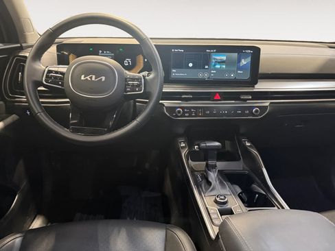 Used 2025 Kia Sorento S w/ Panoramic Sunroof Package FWD image 11