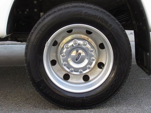 Used 2024 Ford F450 Platinum w/ Camper Package image 43