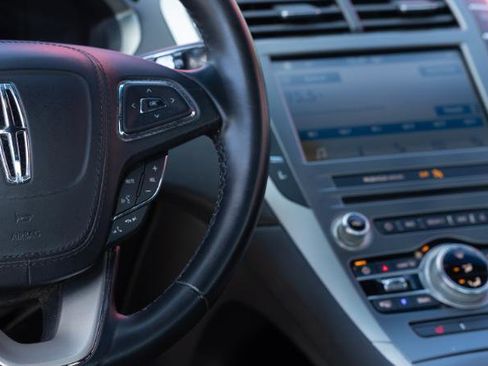 Used 2017 Lincoln MKZ Premiere image 9