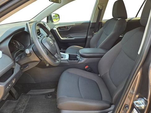 Used 2025 Toyota RAV4 LE FWD image 18