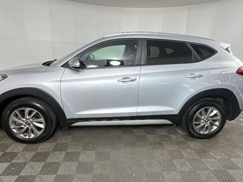 Used 2017 Hyundai Tucson SE Plus AWD/4WD image 6
