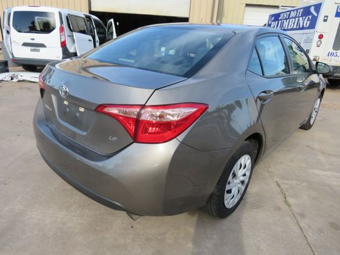Used 2019 Toyota Corolla LE image 4