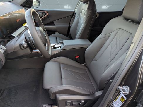 Used 2025 BMW X3 xDrive30i w/ Premium Package image 5