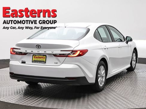 Used 2025 Toyota Camry LE FWD image 5