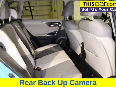 Used 2021 Toyota RAV4 XLE Premium image 21