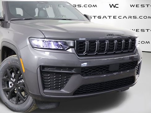 New 2026 Jeep Grand Cherokee Altitude image 50