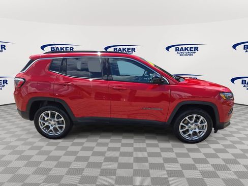 Used 2023 Jeep Compass Latitude AWD/4WD image 2