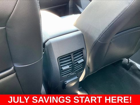 Used 2018 Ford Escape Titanium w/ Ford Safe & Smart Package AWD/4WD image 10