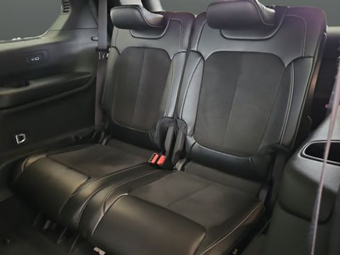 Used 2023 Jeep Grand Cherokee L Laredo AWD/4WD image 25