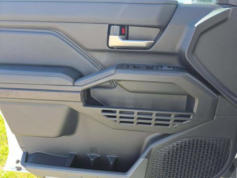 Used 2025 Toyota Tacoma Limited AWD/4WD image 51
