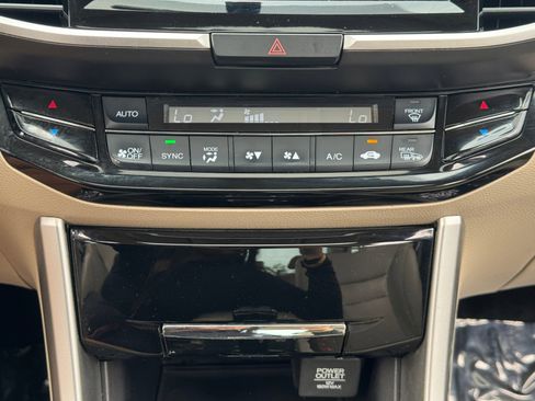 Used 2017 Honda Accord EX-L image 27