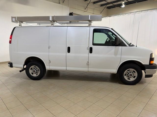 Used 2018 GMC Savana 2500 RWD image 7