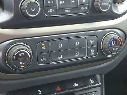 Used 2017 Chevrolet Colorado Z71 AWD/4WD image 14