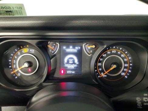 Used 2025 Jeep Wrangler Sport image 26