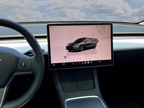 Used 2023 Tesla Model 3 Standard Range RWD image 9