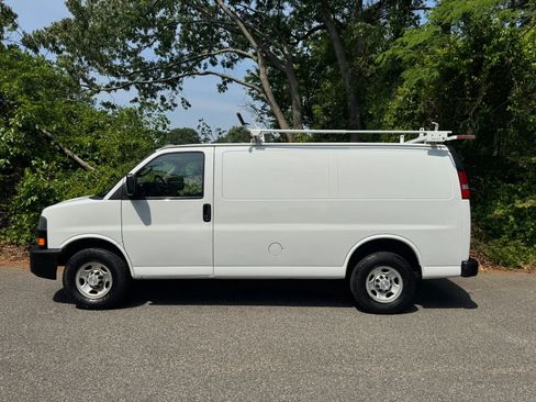 Used 2019 Chevrolet Express 2500 w/ Communications Package RWD image 6