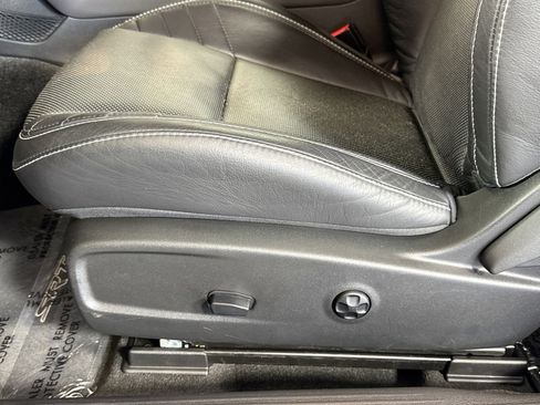 Used 2015 Dodge Challenger SRT Hellcat image 18