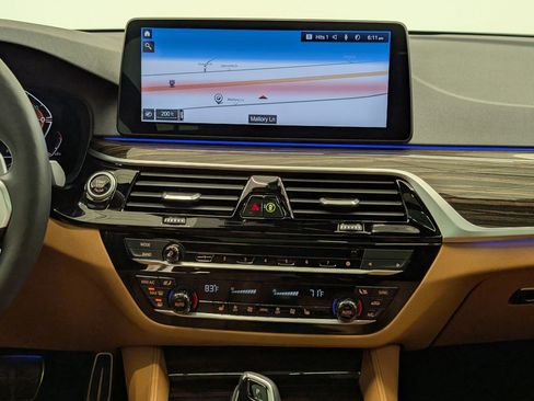 Used 2021 BMW 540i w/ Executive Package image 27