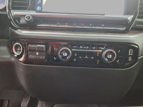 Used 2025 Chevrolet Silverado 1500 LT image 8