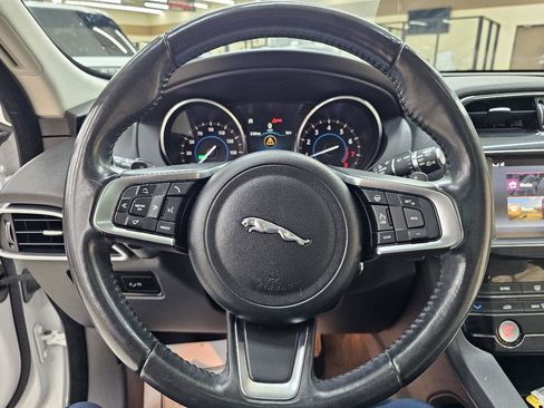 Used 2018 Jaguar F-PACE Prestige AWD/4WD image 30