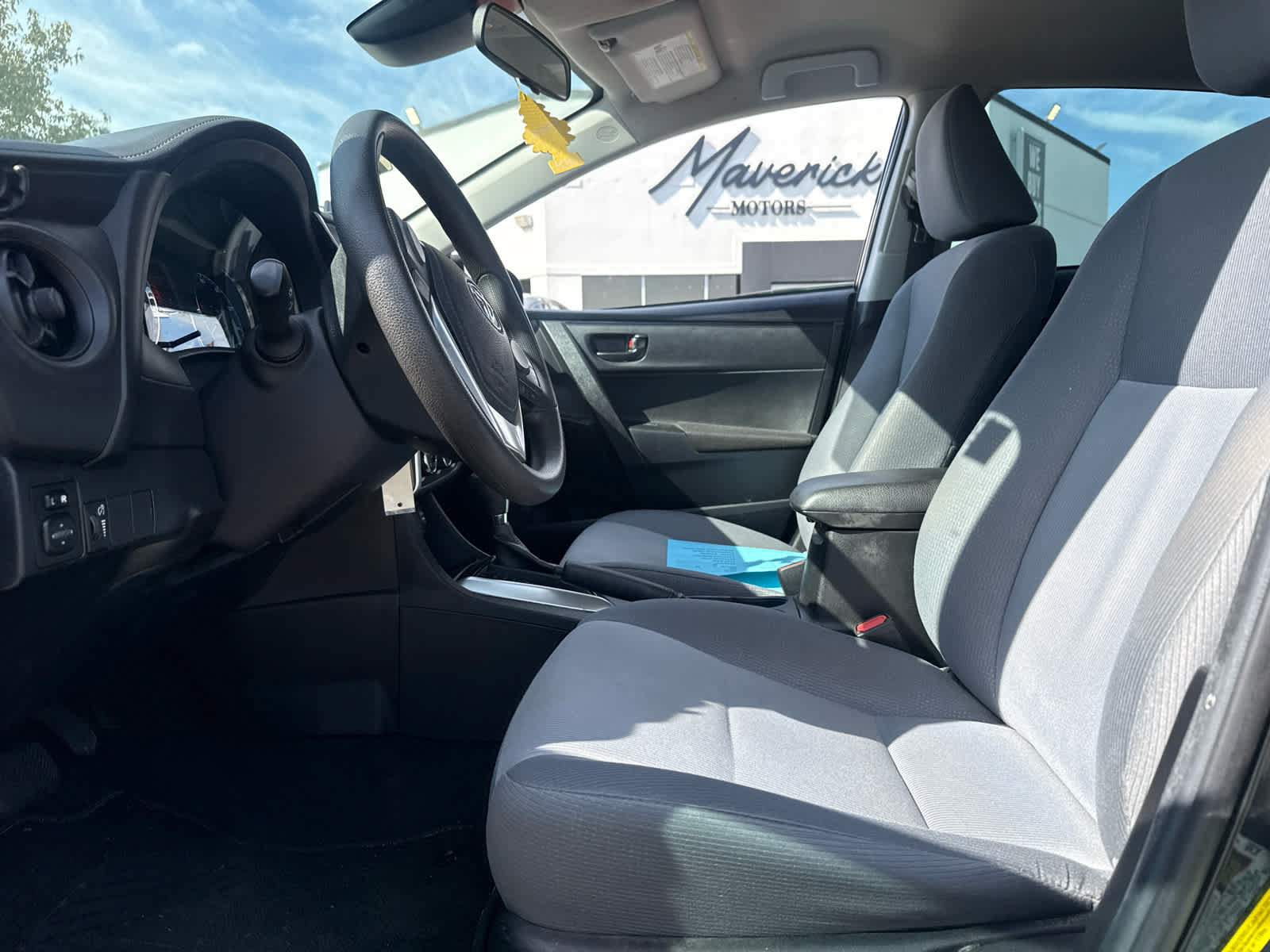 Used 2019 Toyota Corolla L FWD image 5