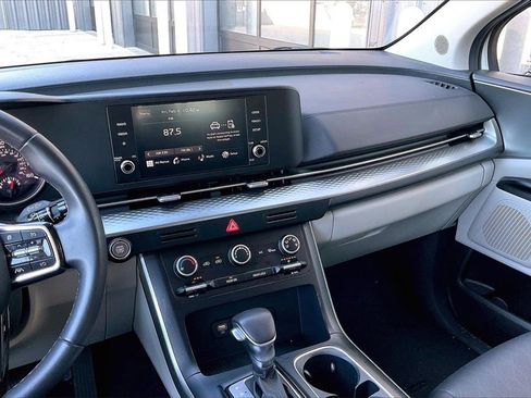 Certified 2024 Kia Carnival LX image 6