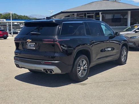 Used 2025 Chevrolet Traverse LT FWD image 5