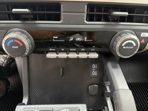 Used 2025 Toyota Tacoma SR5 image 18