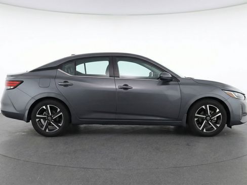 Used 2025 Nissan Sentra SV FWD image 11