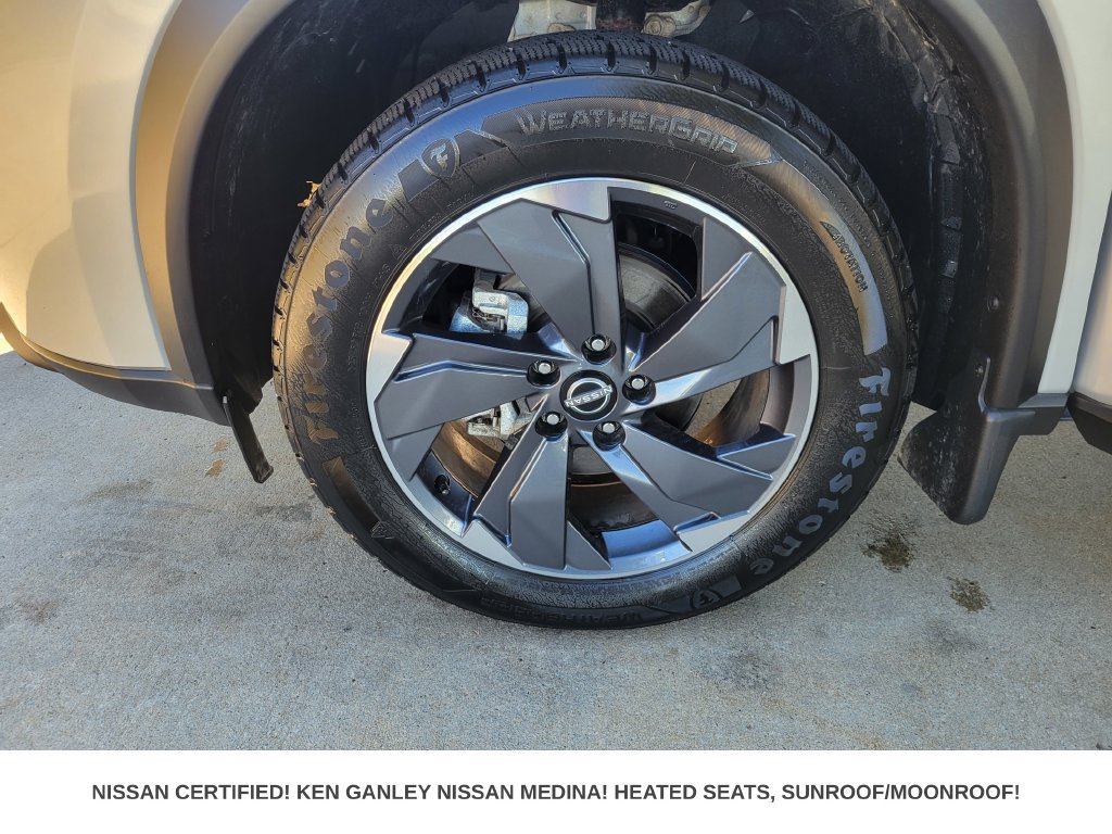Certified 2024 Nissan Rogue SV w/ SV Premium Package AWD/4WD image 18