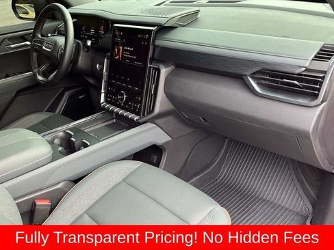 Used 2025 GMC Acadia AT4 AWD/4WD image 26